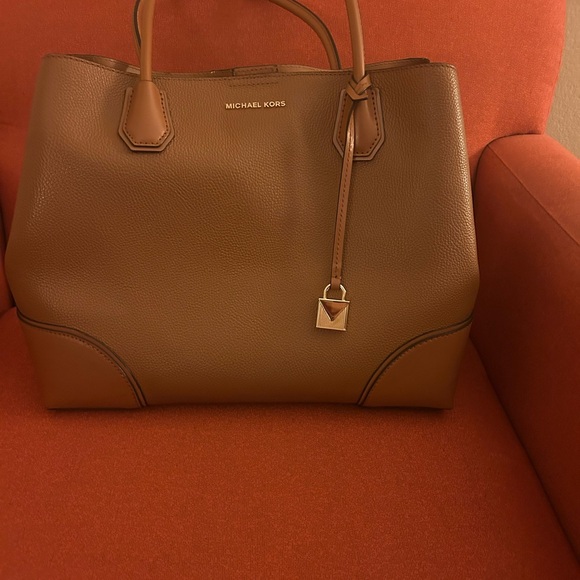 Michael Kors Tan Leather Tote - Picture 1 of 6